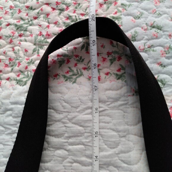 Nwot, black floral lesportsac crossbody. - Picture 9 of 16